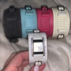 Guess watch with changeable bands